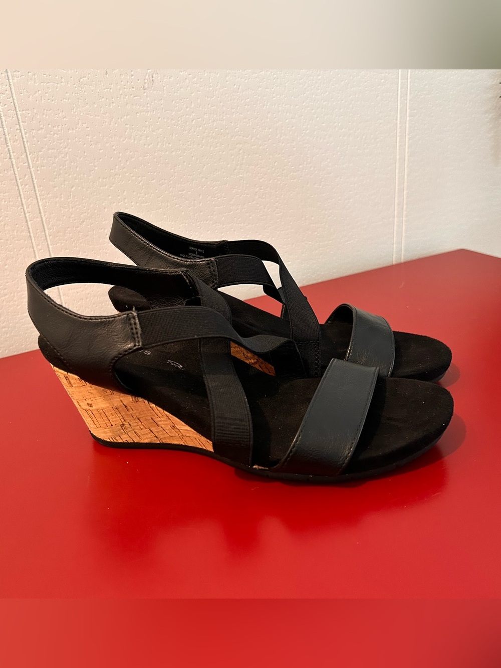Denver Hayes Size 8 Black Cork Wedge Sandals with Elastic Straps